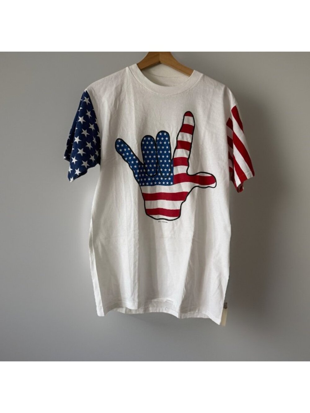 Vintage Single Stitch L.A.T Sport Men's Size M T-Shirt American Flag Made In USA